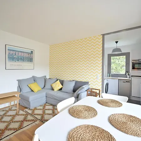 Warm For 4 People Near Casino And